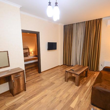 Hotel Absolut Батуми Екстериор снимка
