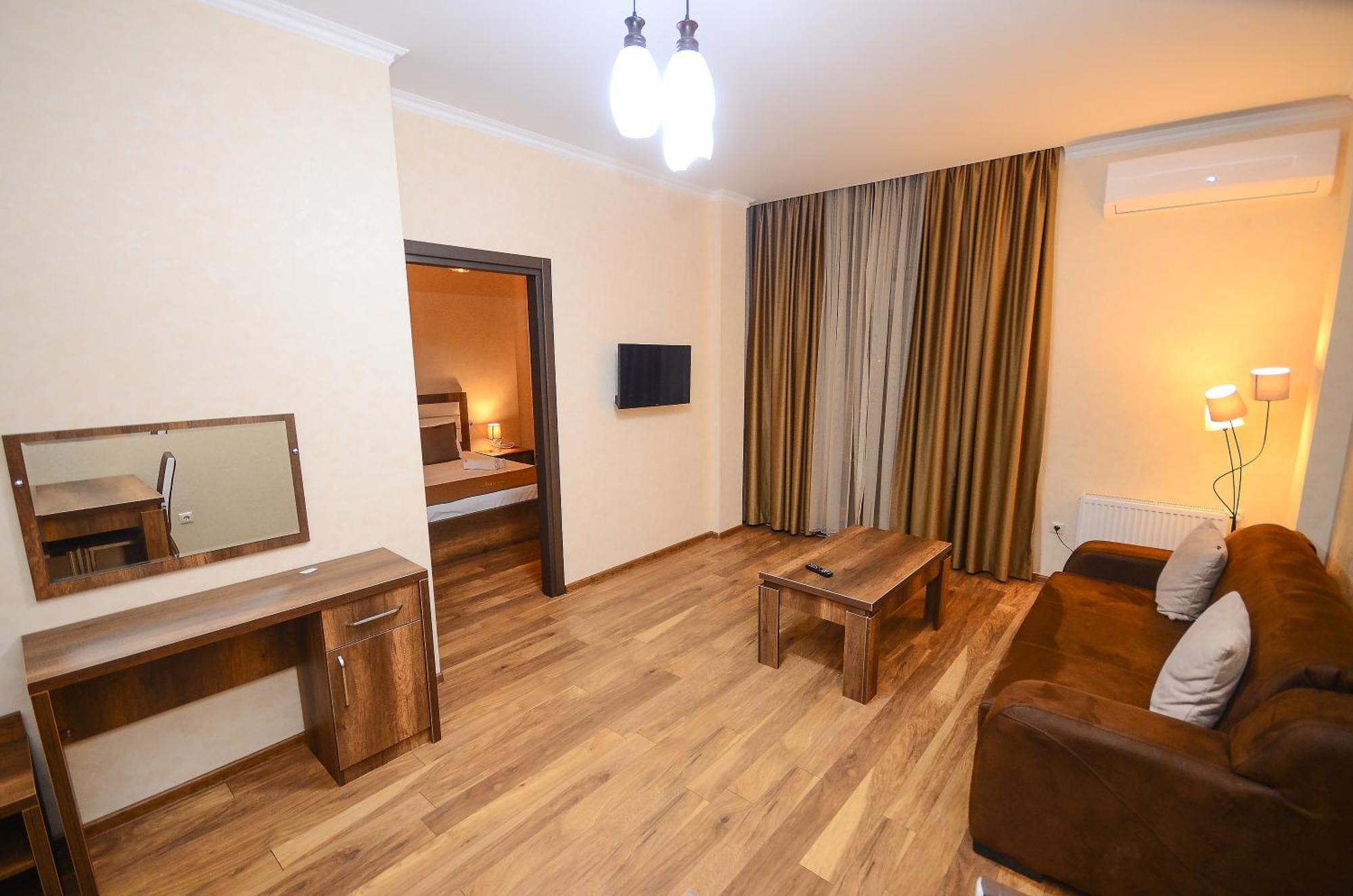 Hotel Absolut Батуми Екстериор снимка