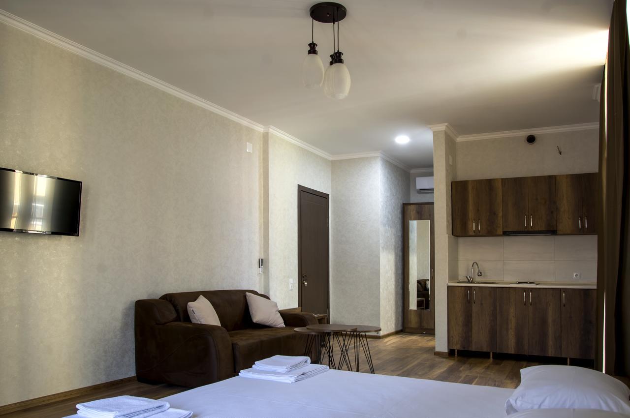 Hotel Absolut Батуми Екстериор снимка