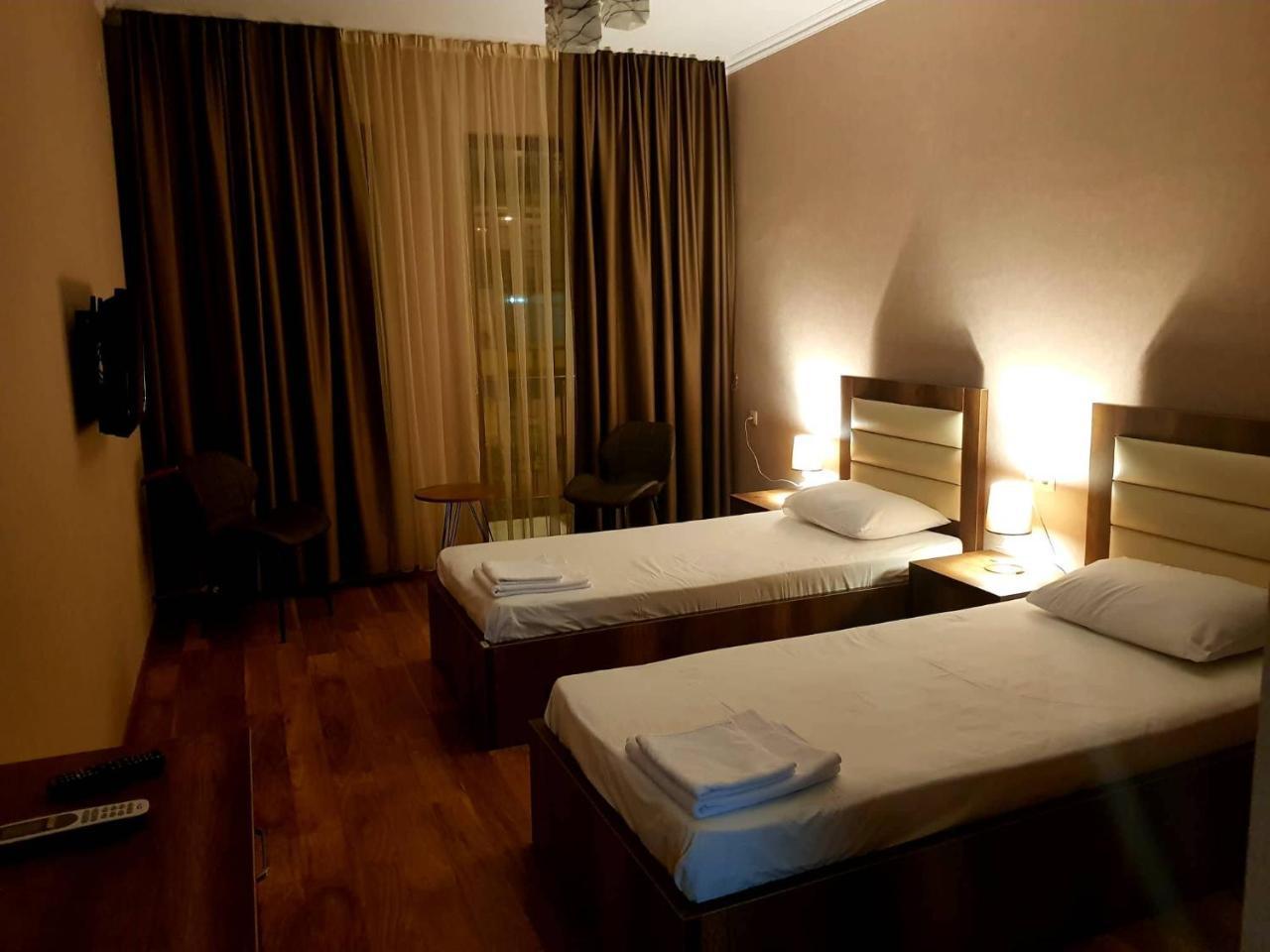 Hotel Absolut Батуми Екстериор снимка