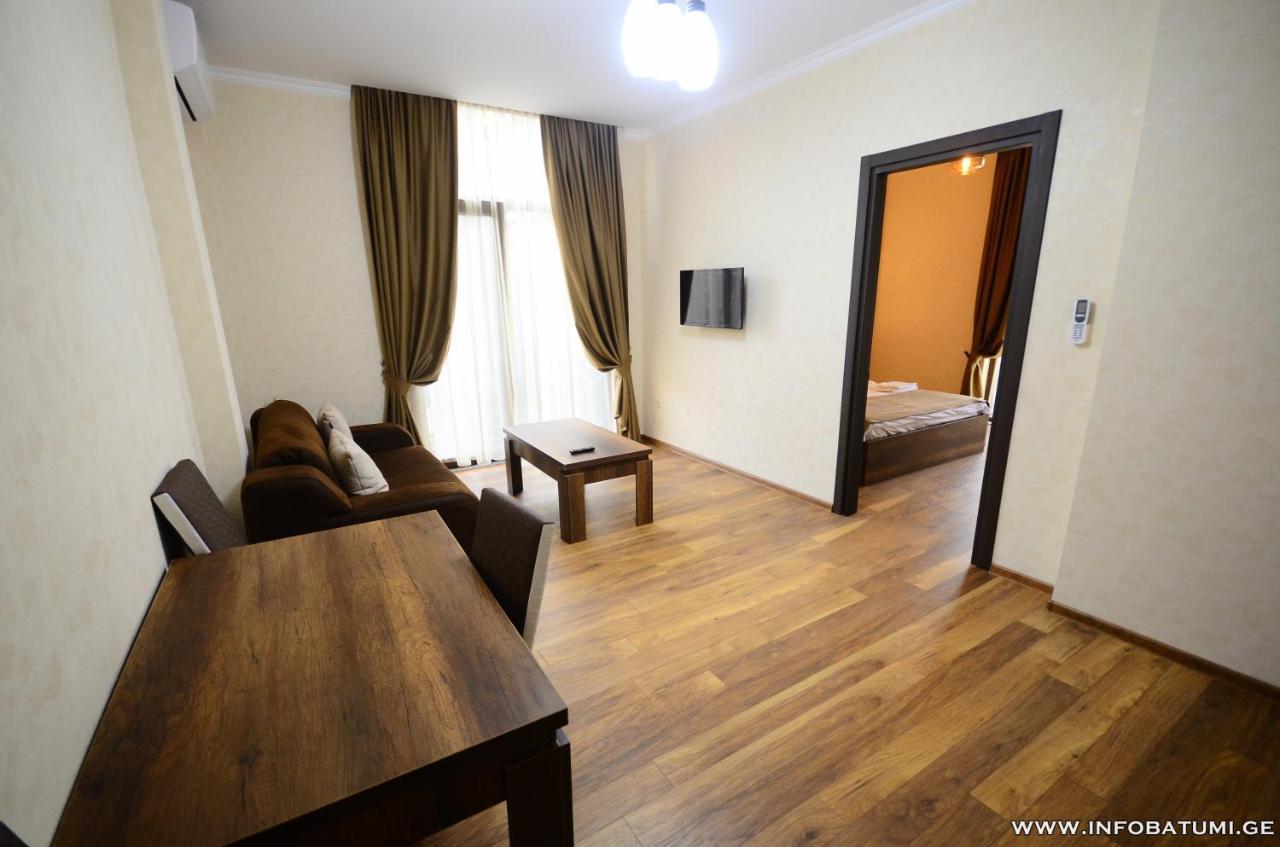 Hotel Absolut Батуми Екстериор снимка