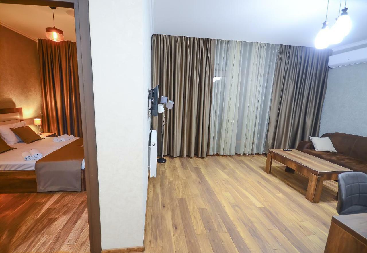 Hotel Absolut Батуми Екстериор снимка